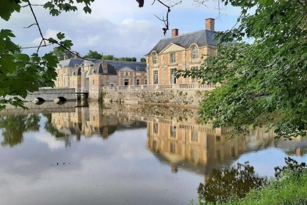 Agreable Studio Dans Le Centre Historique La Ferté-Saint-Aubin Eksteriør bilde